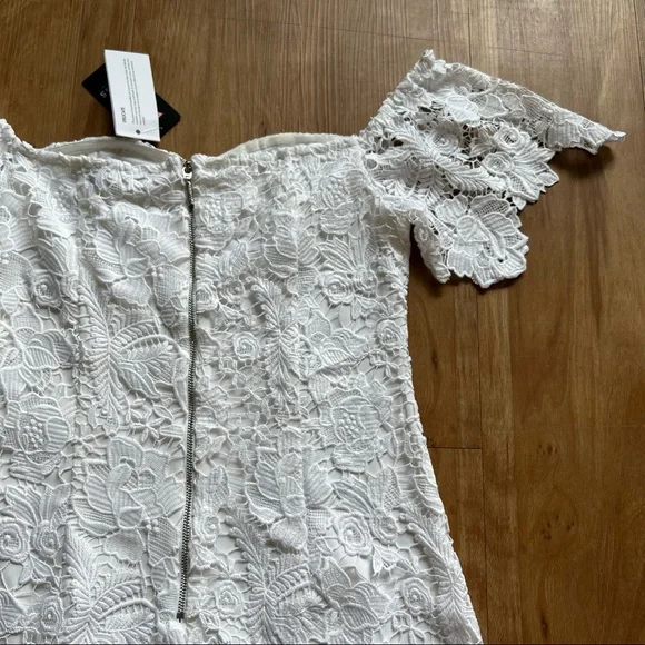 NWT GUESS off-shoulder dress - size 2 - Picture 12 of 16